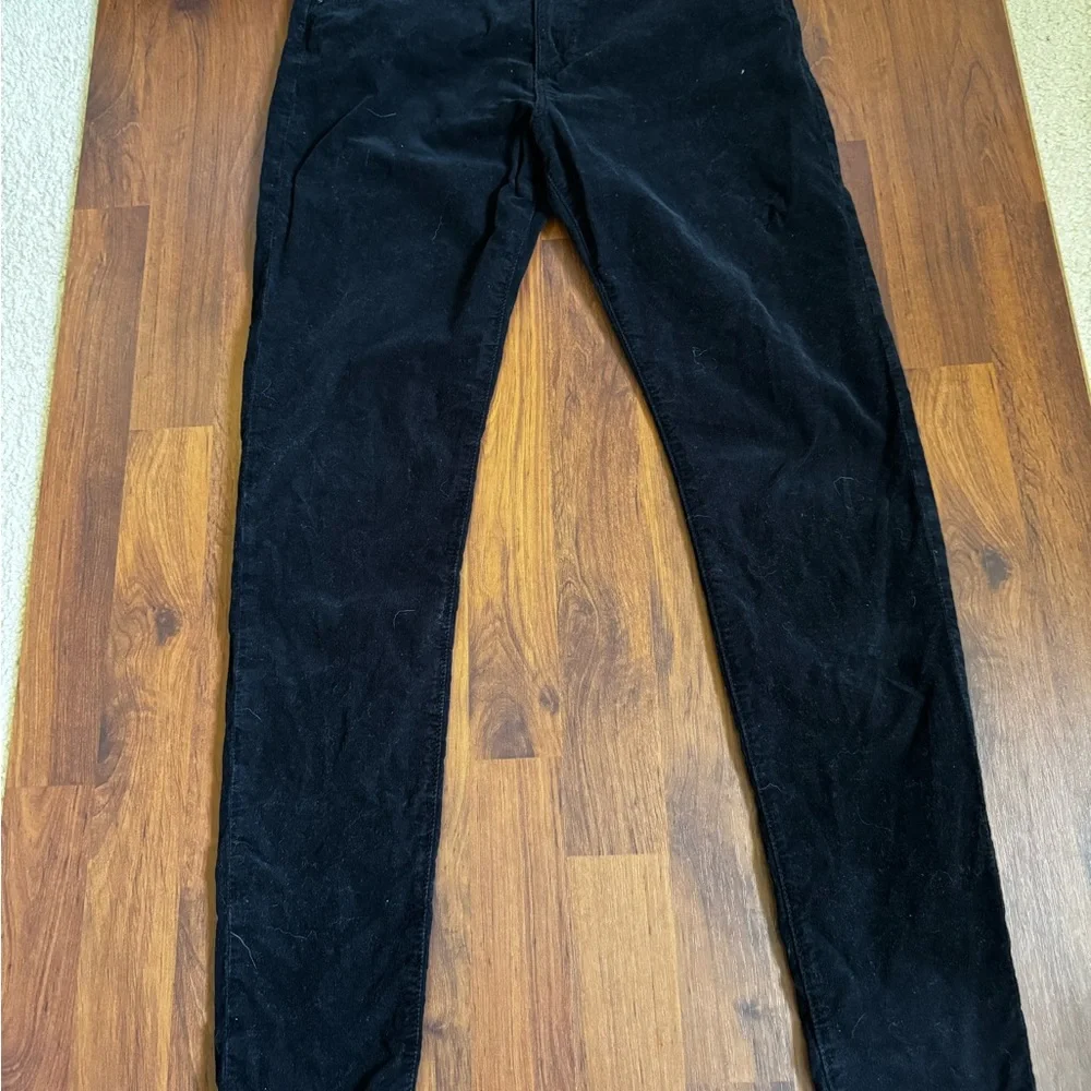 AG Adriano Goldschmied The Farrah High Rise Skinny Black Corduroy’s Size 30